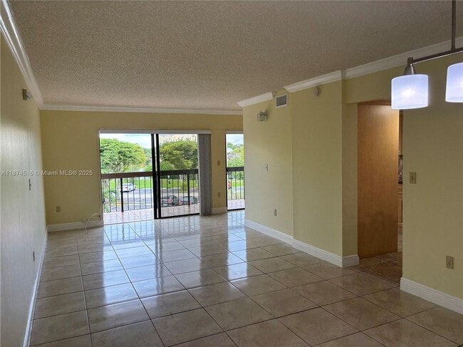 1350 SW 122nd Ave in Miami, FL - Building Photo - Building Photo