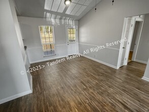 1412 Woodchimes Ct in Hermitage, TN - Foto de edificio - Building Photo