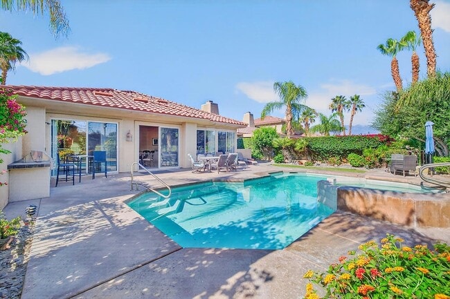 property at 83 N Kavenish Dr