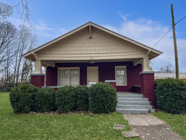 property at 600 E Tombigbee St