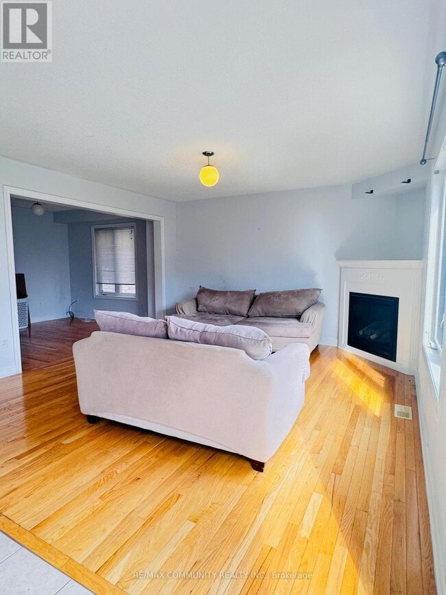 83 Swenson St in New Tecumseth, ON - Building Photo - Building Photo