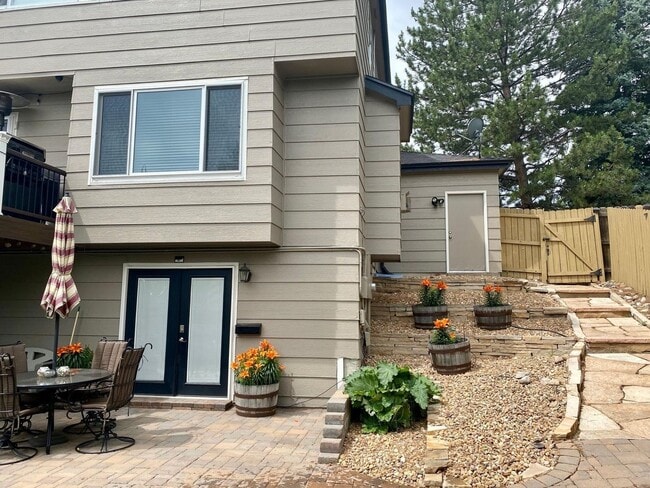 property at 2046 Dailey Ln