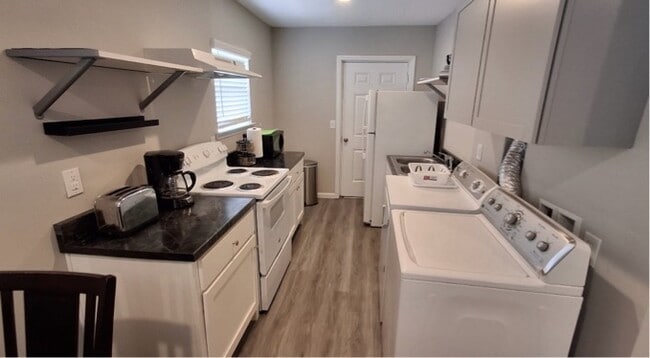 205 Stone St NW in Huntsville, AL - Building Photo - Building Photo