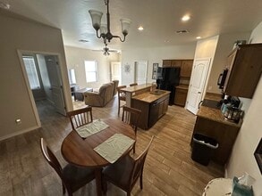 933 Sheldon Ave, Unit B in Kingman, AZ - Building Photo - Building Photo