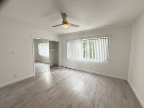 240 S Reeves Dr in Beverly Hills, CA - Building Photo - Building Photo