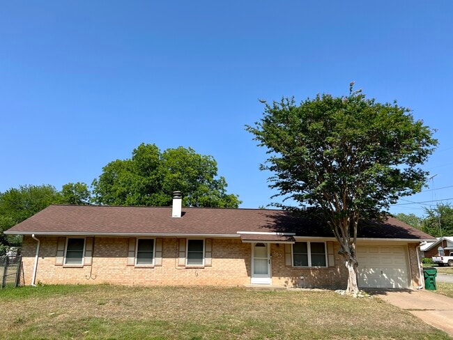 property at 365 Cheyenne Dr
