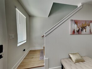 850 Elkhart St in Houston, TX - Foto de edificio - Building Photo