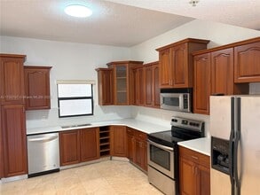 1610 Presidential Way in West Palm Beach, FL - Building Photo - Building Photo
