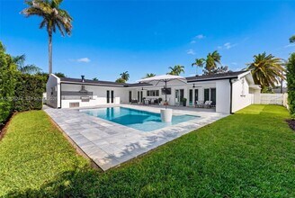 1865 NE 197th Terrace in Miami, FL - Building Photo - Building Photo