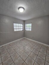 482 NE 136th St in North Miami, FL - Building Photo - Building Photo