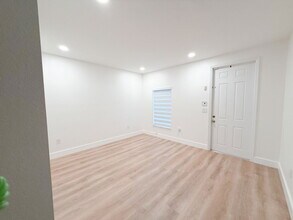 4102 NE 26th St in Homestead, FL - Building Photo - Building Photo