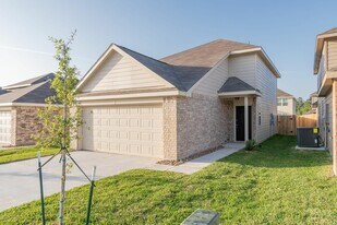 433 Upper Creek Dr in Willis, TX - Building Photo
