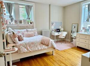 76 Egmont St in Brookline, MA - Foto de edificio - Building Photo