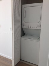 1100 S Miami Ave, Unit 1902 in Miami, FL - Building Photo - Building Photo