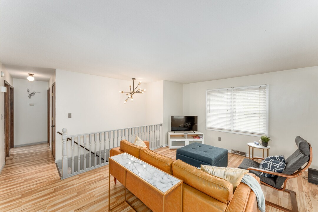 2256 Countrywood Dr SE in Kentwood, MI - Building Photo
