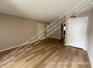 143 SE 13th Ave in Ocala, FL - Building Photo - Building Photo