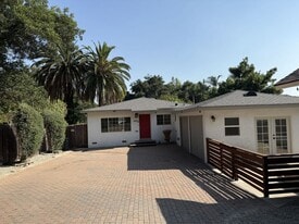 688 Atchison St in Pasadena, CA - Building Photo