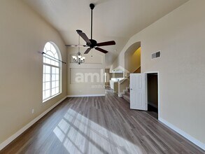 9563 Lavarun Ct in Las Vegas, NV - Building Photo - Building Photo