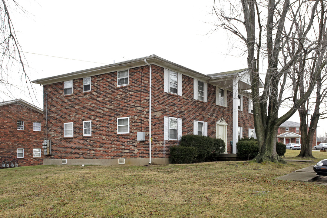 5407 Angus Ct in Louisville, KY - Building Photo