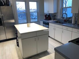 229 Harvard St in Cambridge, MA - Building Photo