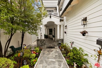 592 30th St in Manhattan Beach, CA - Building Photo - Building Photo