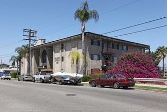 Harbor Riviera in San Pedro, CA - Building Photo - Building Photo