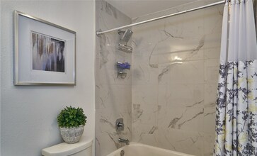 4213 S 185th St in Seatac, WA - Building Photo - Building Photo