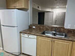 529 E Sheridan St in Dania Beach, FL - Building Photo - Building Photo