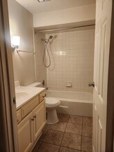 10S511 Echo Ln, Unit 2 in Willowbrook, IL - Foto de edificio - Building Photo