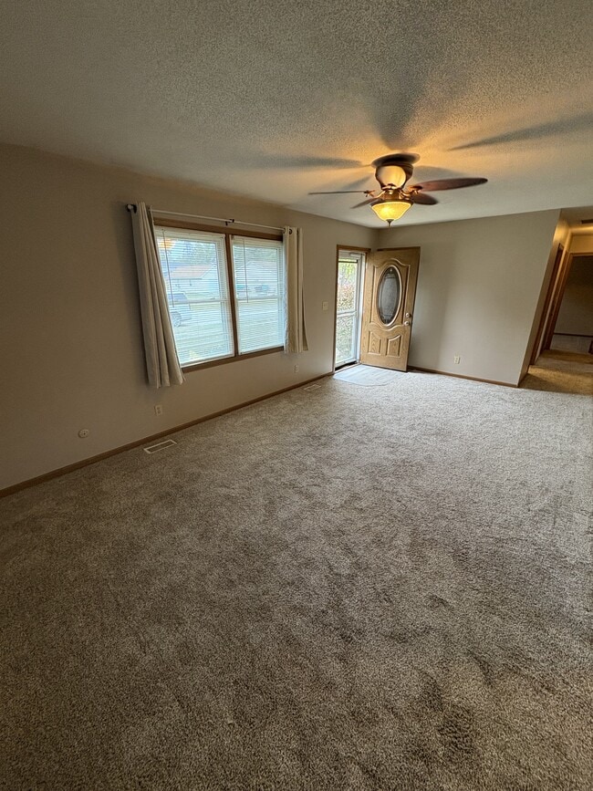 402 Rolling Green Dr in Mount Zion, IL - Building Photo - Building Photo