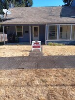 368 Clay St W in Monmouth, OR - Building Photo