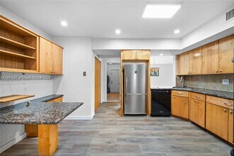 19402 NE 19th Ct in Miami, FL - Building Photo - Building Photo