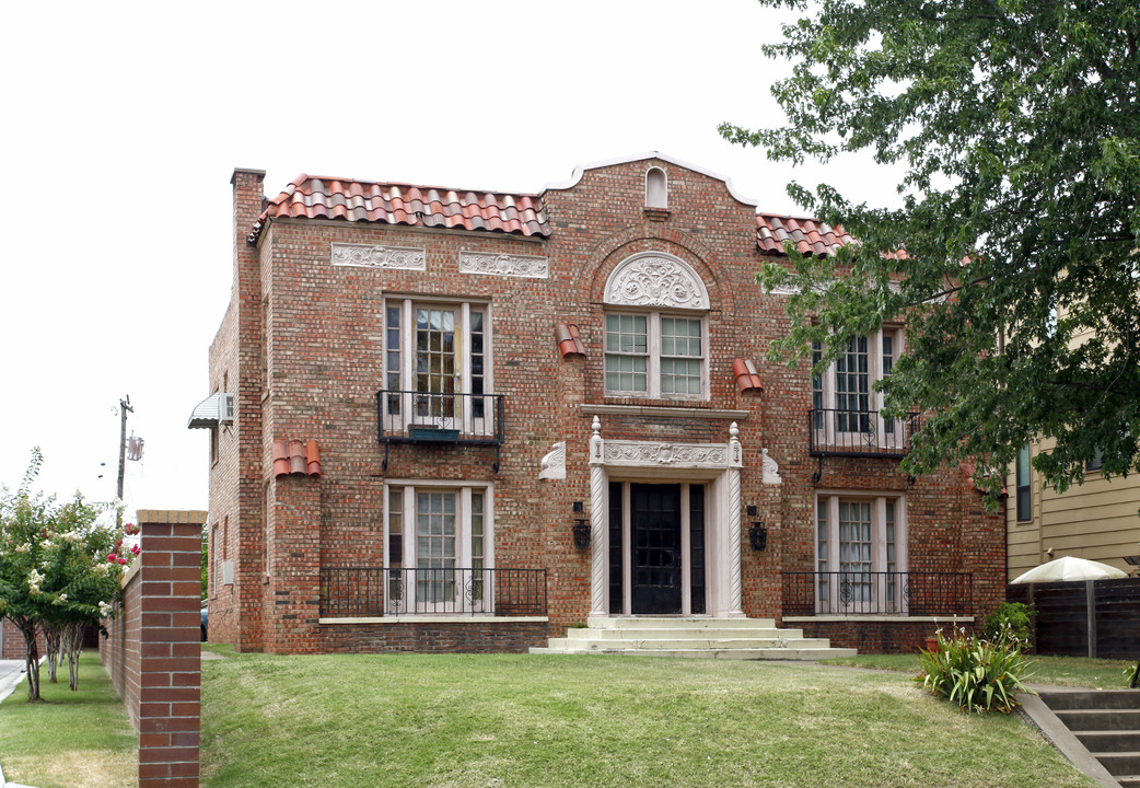 1424 S Troost Ave in Tulsa, OK - Building Photo