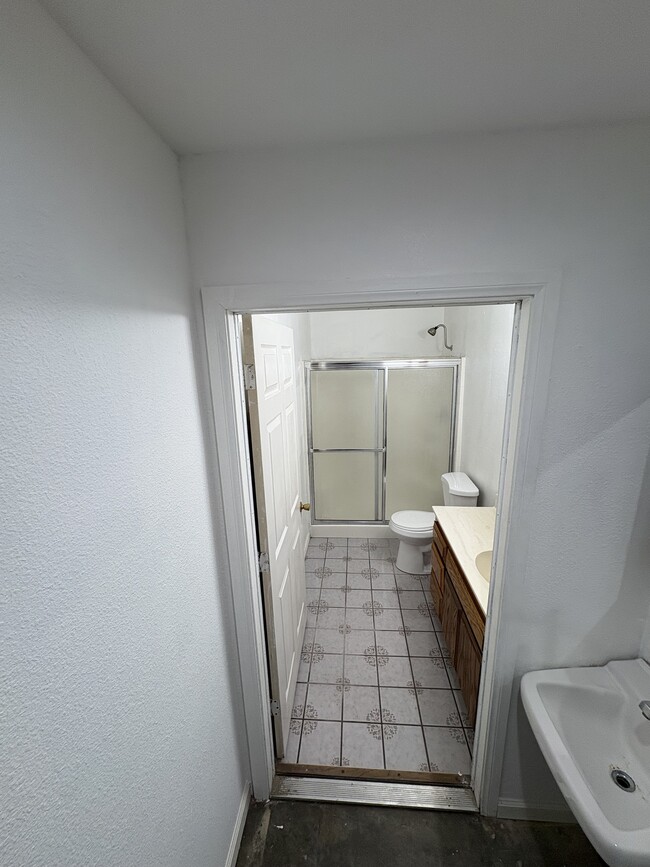 9096 8th Ave in Hesperia, CA - Foto de edificio - Building Photo