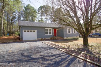 245 Sandhills Cir in Pinehurst, NC - Building Photo - Building Photo