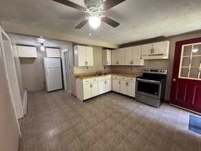 6 Oak Ridge Rd in Lunenburg, MA - Building Photo - Building Photo