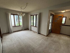 1014 Garfield St in Holdrege, NE - Building Photo - Building Photo