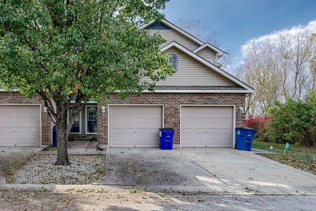 property at 5526 N Broadway