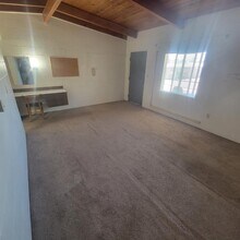 112 E Cherry St in Vermillion, SD - Building Photo - Building Photo