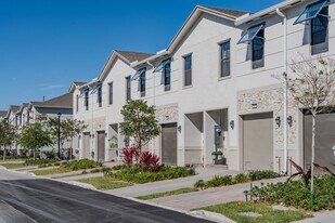 Highland Oaks in Pompano Beach, FL - Building Photo