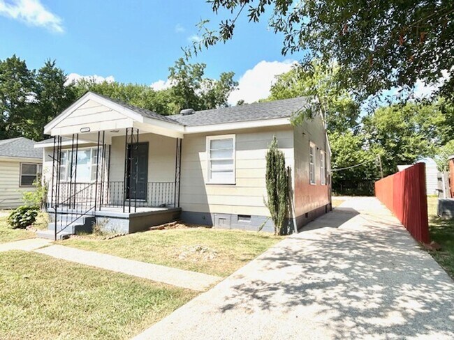 3804 Penny St SW in Huntsville, AL - Building Photo - Building Photo