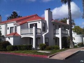 9332 Twin Trails Dr in San Diego, CA - Building Photo