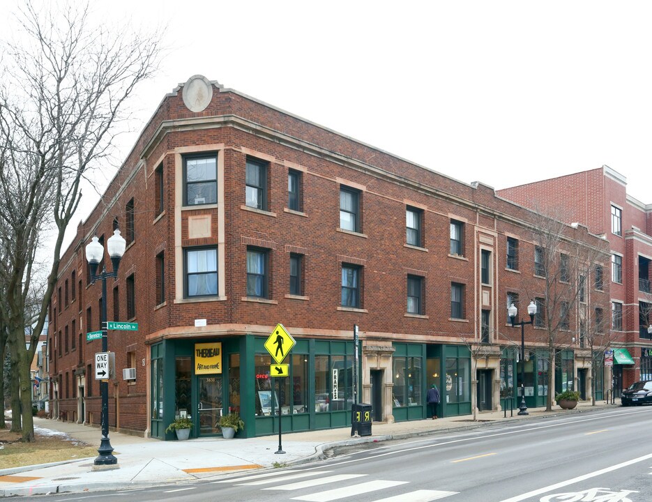 1855 W Berenice Ave in Chicago, IL - Building Photo