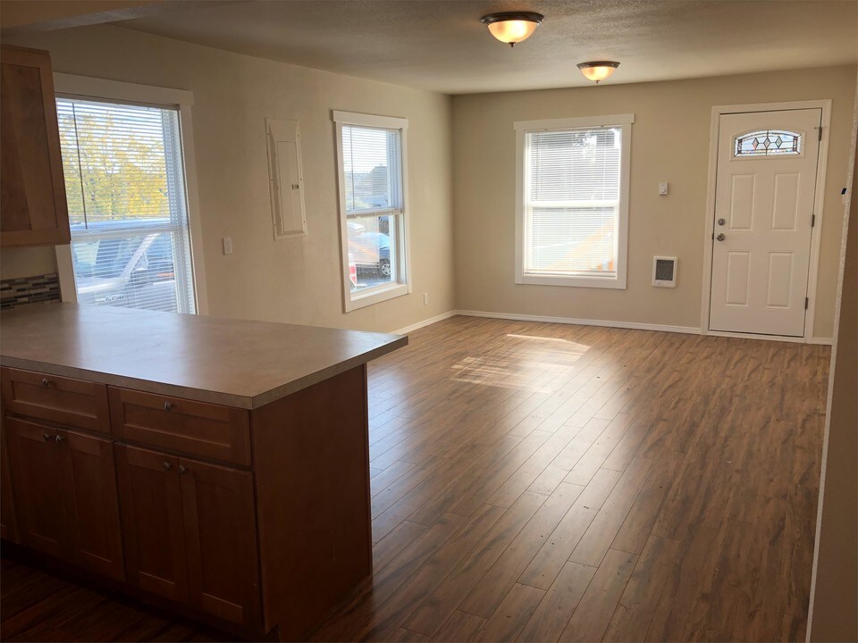 4128 W F St in Bremerton, WA - Building Photo