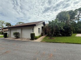 3102 Windrush Bourne in Sarasota, FL - Building Photo
