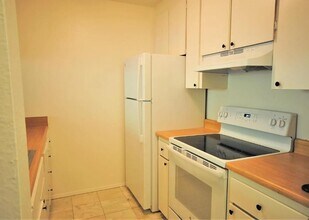 2140 Shelter Creek Ln in San Bruno, CA - Building Photo - Building Photo