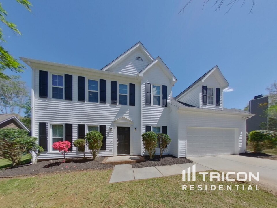 10913 Gladewater Dr in Matthews, NC - Building Photo
