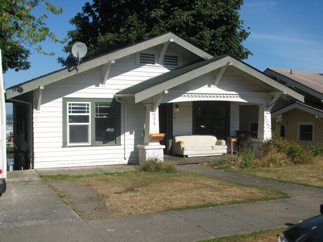 property at 1015 High St