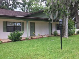 16 Farraday Ln in Palm Coast, FL - Building Photo