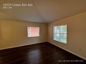10525 Coral Key Ave in Tampa, FL - Building Photo - Building Photo